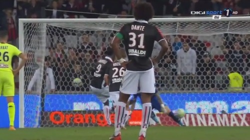 曾凡博 从巅峰到低谷 赢得球迷认可仍需漫长磨砺