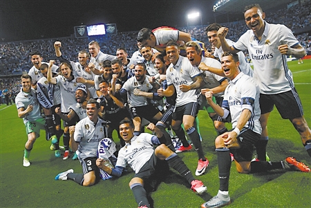 生日夜摆烂！周琦拿5分提前离场，把川队所剩不多的油都逼出来了